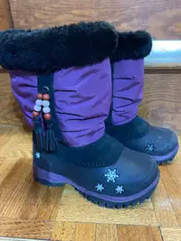 Kids Baffin winter boots size 7/8 *fits small