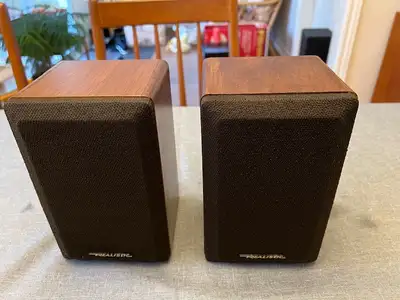 REALISTIC Speakers Minimus 7 Walnut - Made in Japan + Cable, View more