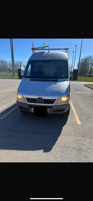2005 Mercedes-Benz Sprinter Van