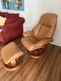 Lazy Boy/Reclining Chair/Fauteuil Inclinable