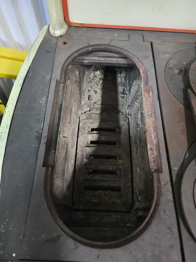 cuisinière Antique  in Stoves, Ovens & Ranges in Sherbrooke - Image 5