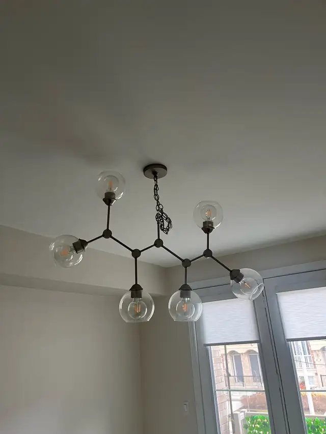 Modern Chandelier - Great condition with 6 working LED bulbs in Indoor Lighting & Fans in City of Toronto - Image 4