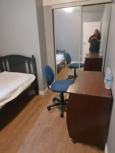 Excellent Room - McMaster Hamilton  Now