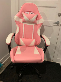 Gaming chair pink slightly used/ Chaise de gaming used rose
