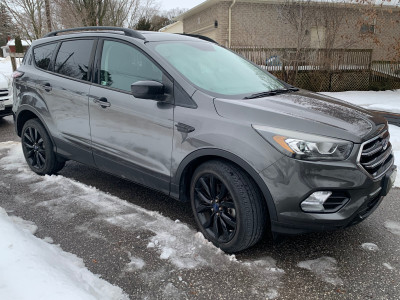 2017 Ford Escape MINT ONE OWNER LOW KM