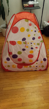 Play tent for kids (colorful polka dots)