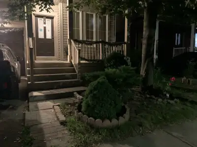 This house is very closed to UTO, and Durham College ( North Campus). Looking for 4 students to fill...