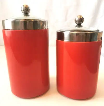 Maxwell & Williams Red Ceramic Canister Jars - Set of Two Offer up for sale is a stylish pair of sto...