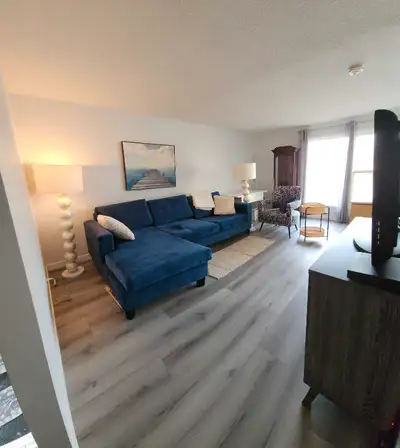 Seeking Senior Female Roommates