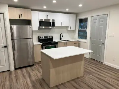 Available Now! 2-Bedroom Newly renovated Apartment in Sarnia.