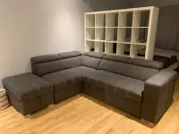Sofa sectionnel en TRES BON ÉTAT! 