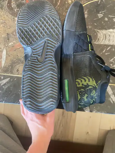 LeBron basketball shoes Size M 10.5, View more