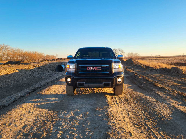 2015 GMC 1500 in Cars & Trucks in Medicine Hat - Image 2