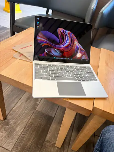 2022 surface go i5 10th Gen 4GB Ram Windows 11 pro Battery cycle count : 2 38,320mwh Free delivery C...