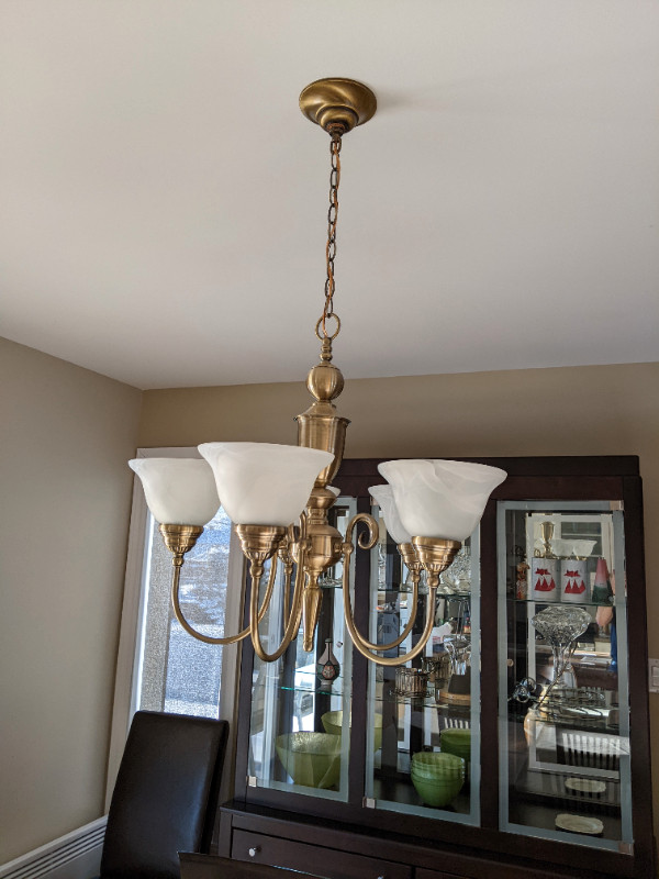 2 Luminaires, et 2 plafonniers . dans Éclairage intérieur et plafonniers  à Saint-Jean-sur-Richelieu