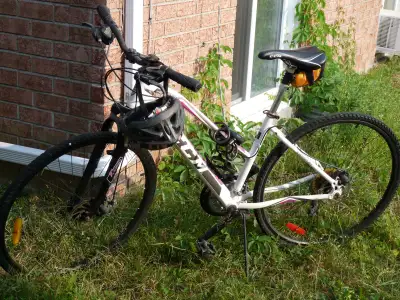 Velo CCM tout terrain avec accessoires à vendre, View more