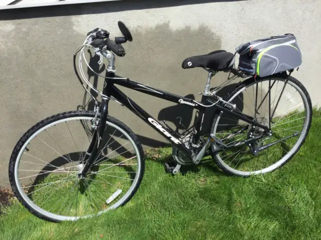 Vélo Giant Cypress dame in Cruiser, Commuter & Hybrid in Laval / North Shore - Image 2
