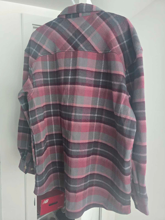 BNWT Beautiful ladies Columbia Shackets in Women's - Tops & Outerwear in Fort McMurray - Image 3
