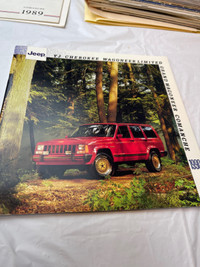 VINTAGE 1970 JEEP 44 PAGE FULL LINE BROSHURE #M1531