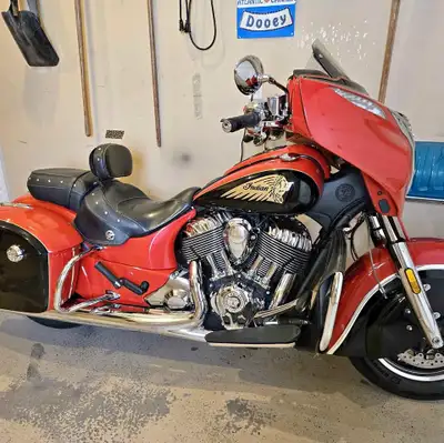 Indian Chief Classic, fire engine red and black thunder. Belt driven. New MVI and battery. GPS Enter...