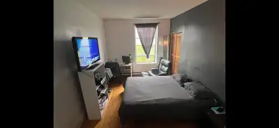 student room, large, fringe, microwave, metro de L’Eglise