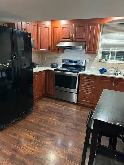 Shared room for rents girls only AVAILABLE NOW