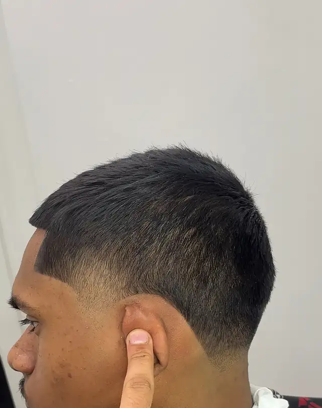 BEST HAIRCUTS IN THE CITY ONLY  $4063849001746689121