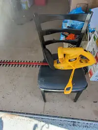 Electric hedge trimmer 
