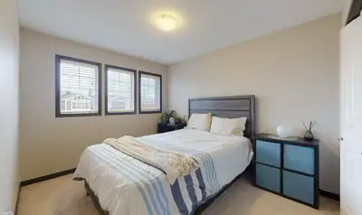 *******pending ********* Full house available for rent in Leduc southfork community Ab 3 bedroom 2.5...