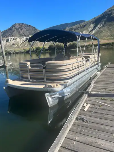 Very well maintained. Recently reupholstered. Two new Bimini tops. New winter cover. 150hp motor. Ch...