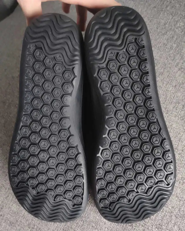 Wide winter shoes  Size 8.5 in Men's Shoes in City of Toronto - Image 3