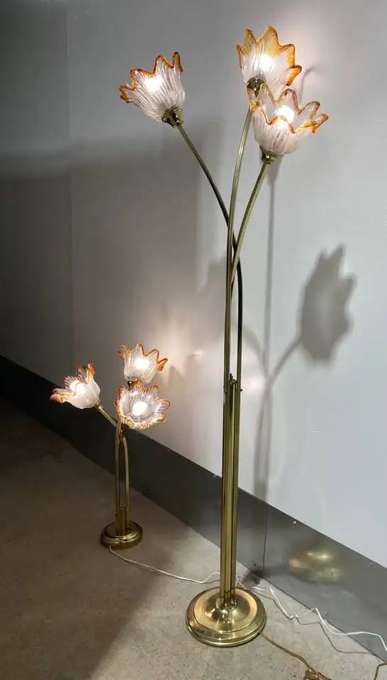 A set of Mid Century Lamps With Thick Murano Scallop Tulip Glass in Indoor Lighting & Fans in City of Montréal - Image 5