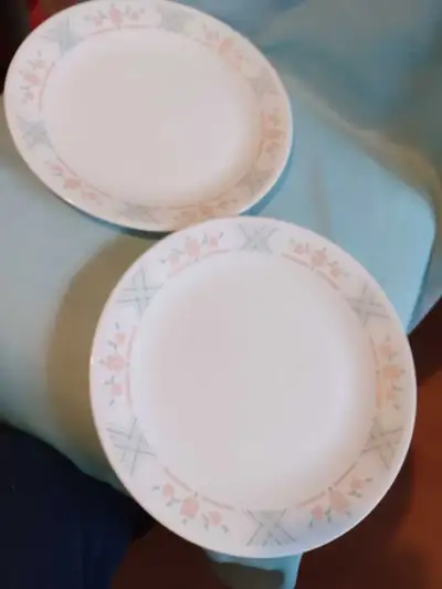 2 Vintage Corelle Dutch Lattice dinner plates , View more