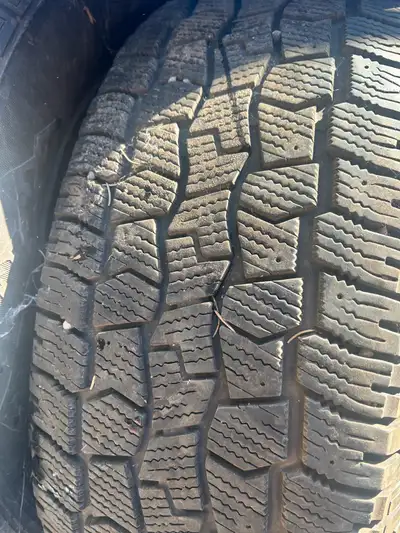 I have winter tires off of a Ford f150 with steel rims and pressure sensors 265/65R18, tires in good...