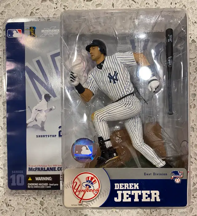 Lot of 6 McFarlane MLB Sports Picks Derek Jeter figures.  in Toys & Games in Ottawa - Image 8