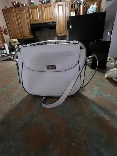 Vintage stimulated leather purse, View more