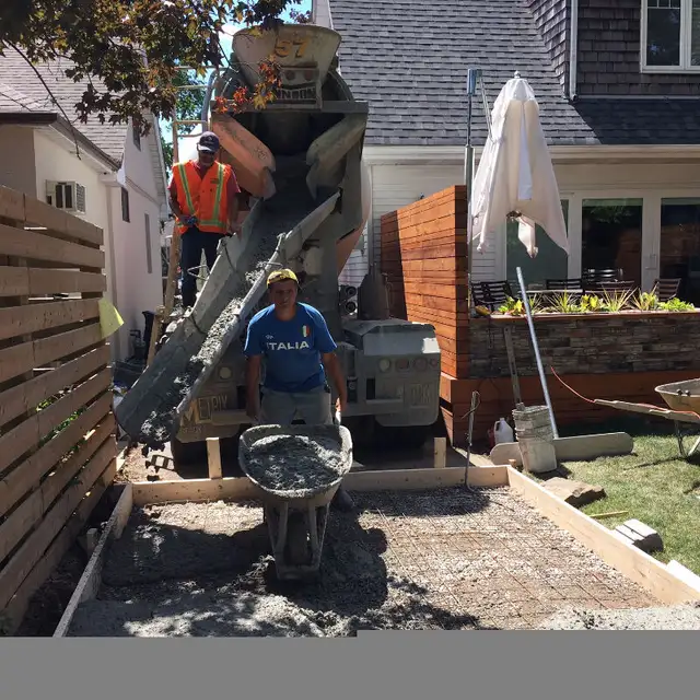 CONCRETE CONTRACTOR , REPAIRS OR NEW ! 365 DAYS! in Brick, Masonry & Concrete in City of Toronto - Image 3