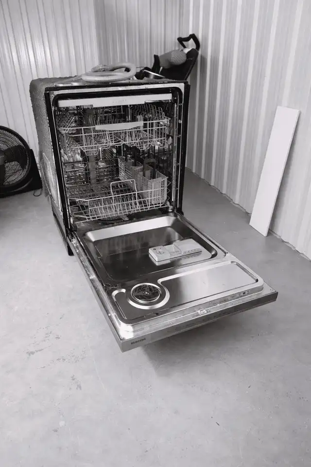 Vente Lave Vaisselle in Dishwashers in City of Montréal - Image 3