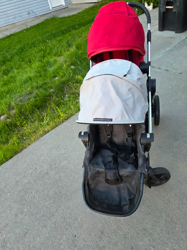 Double stroller in Strollers, Carriers & Car Seats in Edmonton - Image 6