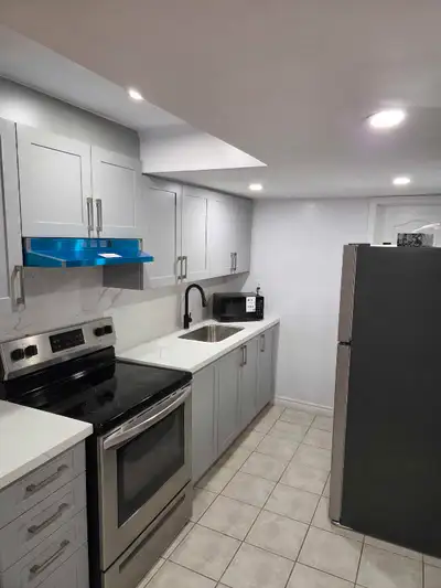 2 bed legal basement apartment in Mississauga
