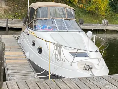 2004 Regal Commodore 2465. Canvas replaced 4 years ago. Maintained by Brentwood Marine. V8 with Merc...