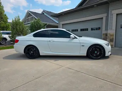 Beautiful car ! E92 N55 Single twin scroll turbo, 2 door coupe, Coral Red & Black interior. Recent S...