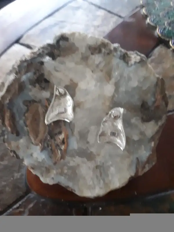 Vintage 80s  Earrings in great condition , like new in Jewellery & Watches in Ottawa - Image 4