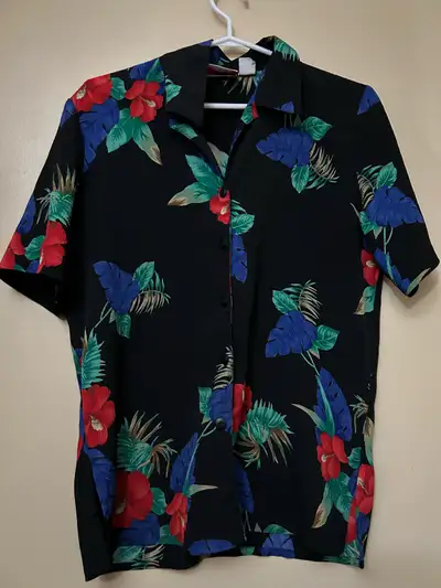 Tropical Floral Print Short Sleeve Shirt Women’s size 8, View more