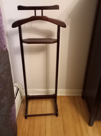 solide wood suit stand. great condition. $50.