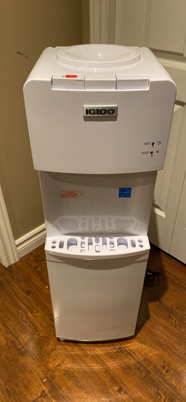 Igloo water cooler (top loading) in Other in Ottawa - Image 2