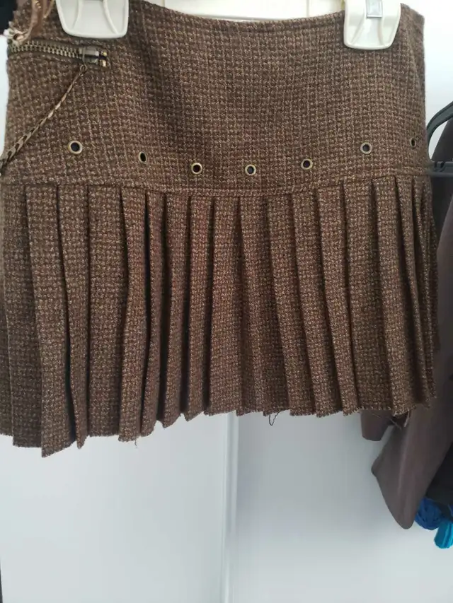 clothing  in Women's - Bottoms in City of Toronto - Image 2