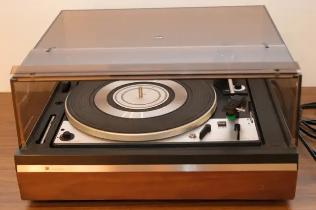 Dual 1225 Turntable with New Cartridge in Stereo Systems & Home Theatre in Windsor Region - Image 3