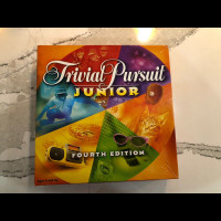 FOR KIDS: BOARD GAME: TRIVIAL PURSUIT JUNIOR 4th EDITION
