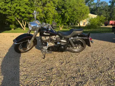 This classic 1980 Harley-Davidson Shovelhead is a true original vintage powerhouse, featuring a lege...